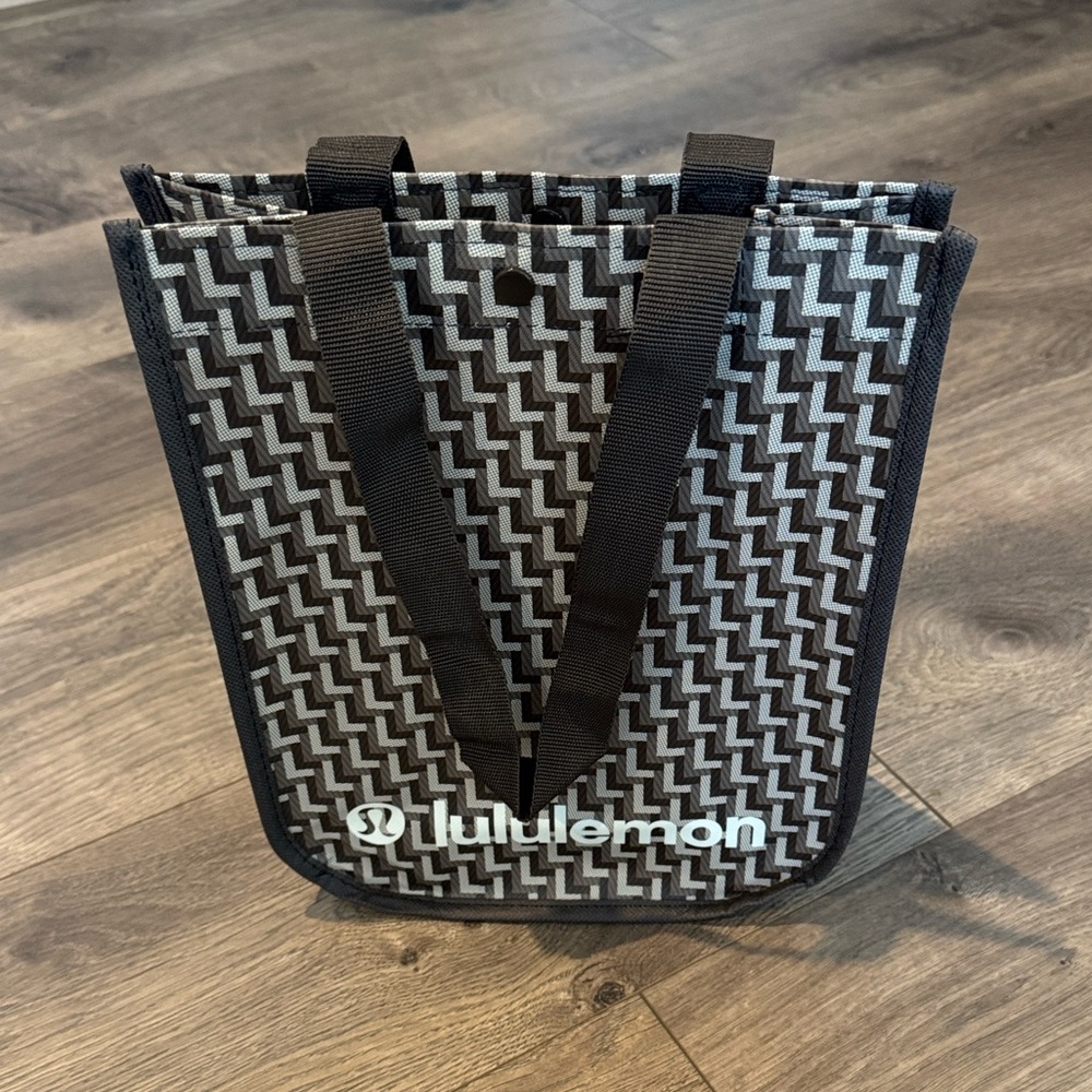 NEW Lululemon Small Holiday Shopping Bag Tote Brown and White Patterned